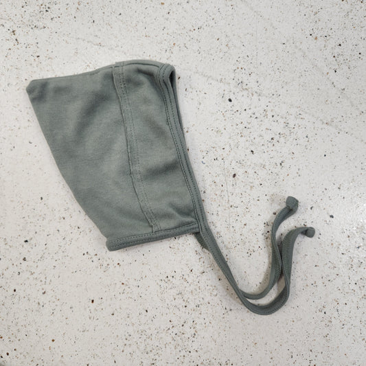 Size 0-3m | Kate Quinn Green Bonnet