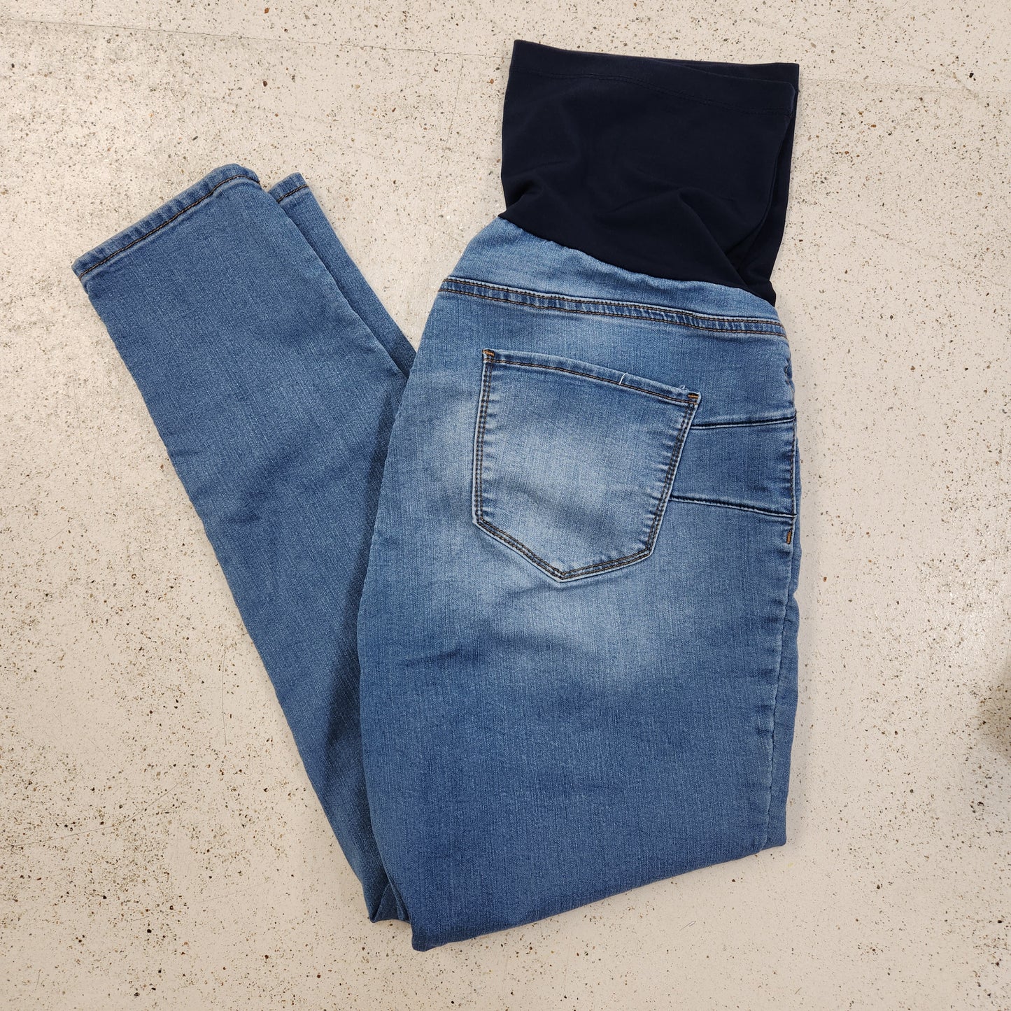 Size XL | Song Maternity Light Wash Jeans