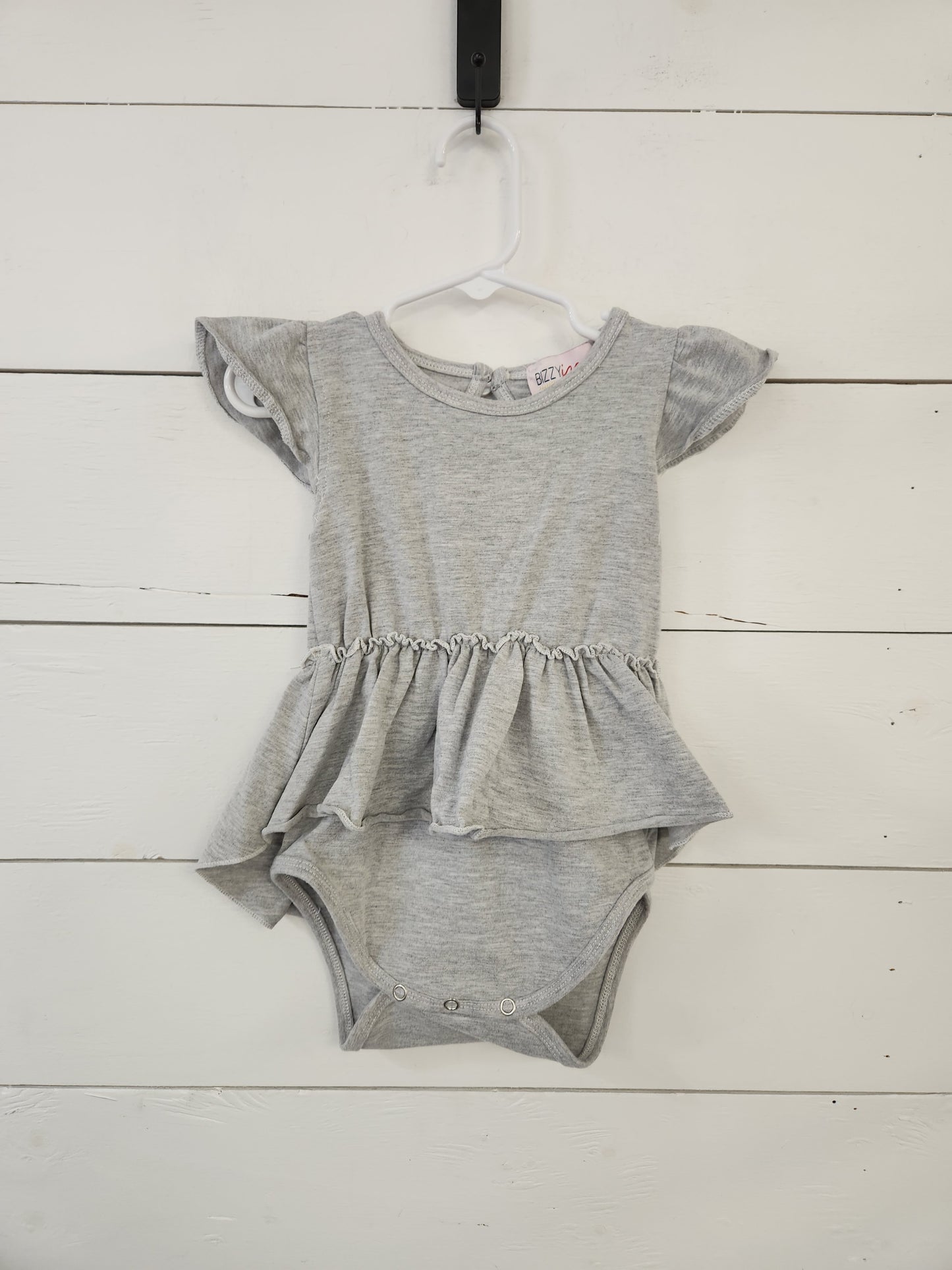 Size 2t | Bizzy Izzy Grey Ruffle Bodysuit