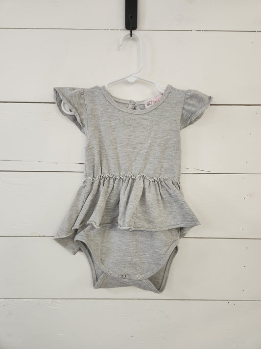 Size 2t | Bizzy Izzy Grey Ruffle Bodysuit