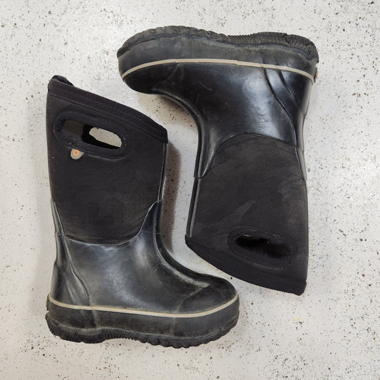 Size 9 | Bogs Black