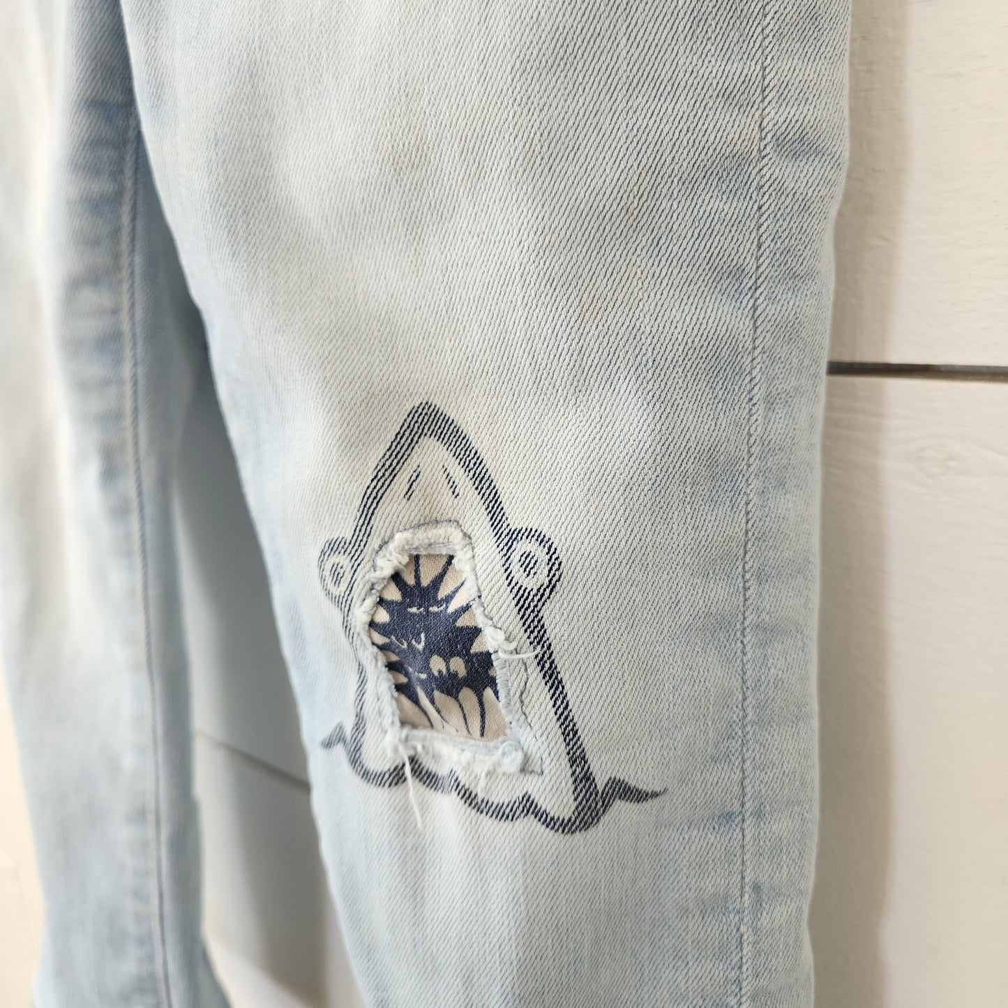 Size 3t | Gap Shark Jeans *staining