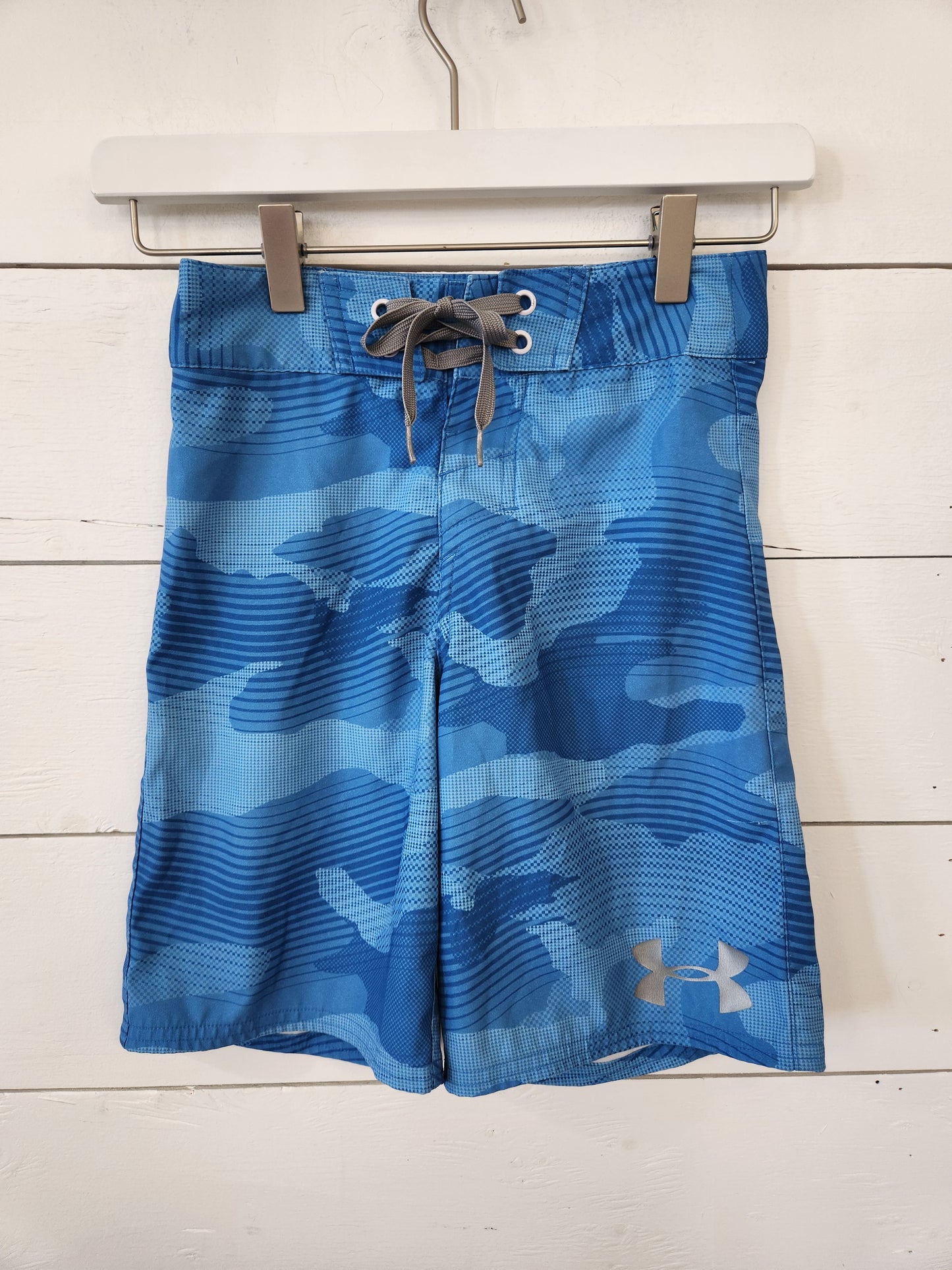 Size 6-7 | Under Armour Blue Camo Shorts