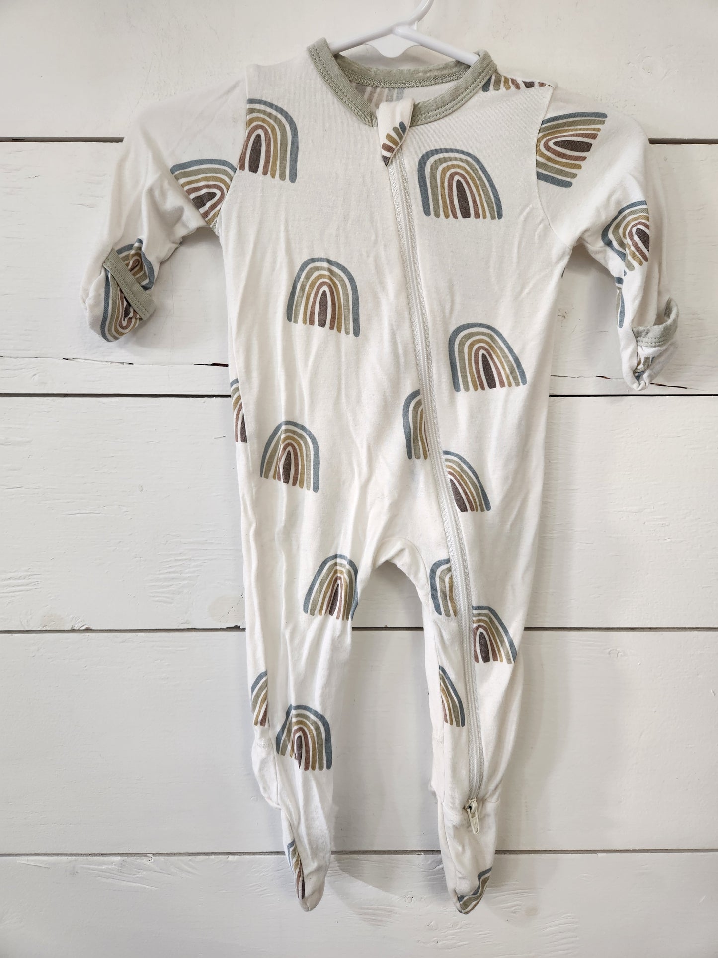 Size 0-3m | Kyte Rainbow Bodysuit
