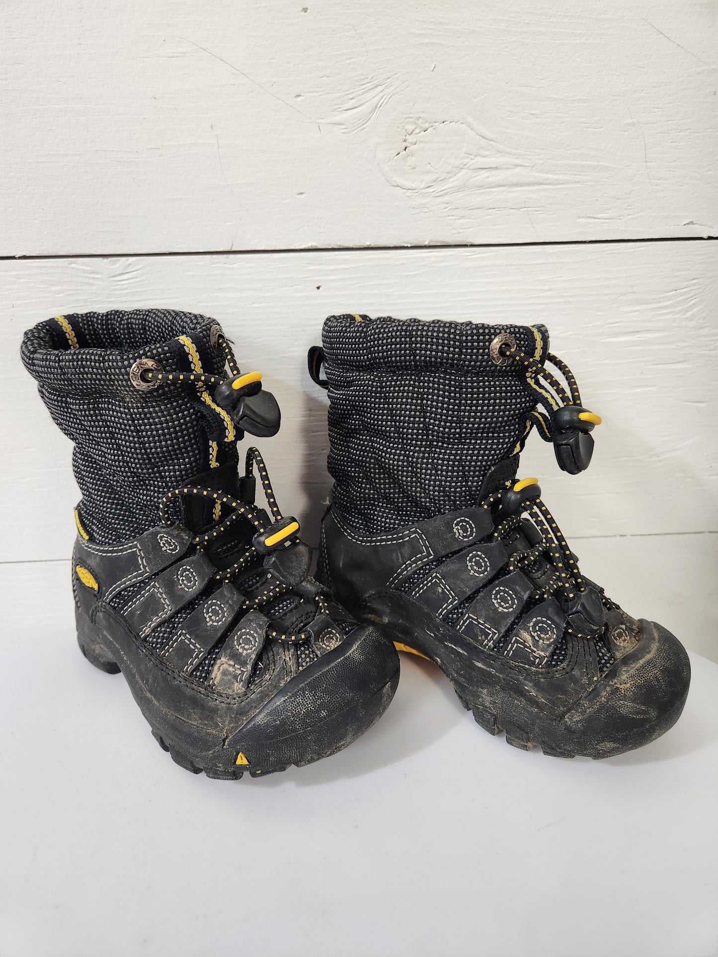 Size 8 | Keen Winter Boots