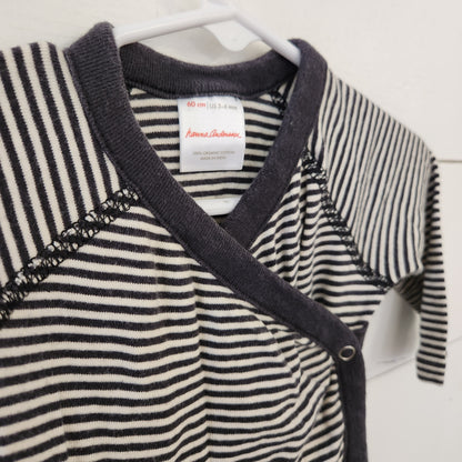 Size 3-6m | Hanna Andersson Black Striped Bodysuit