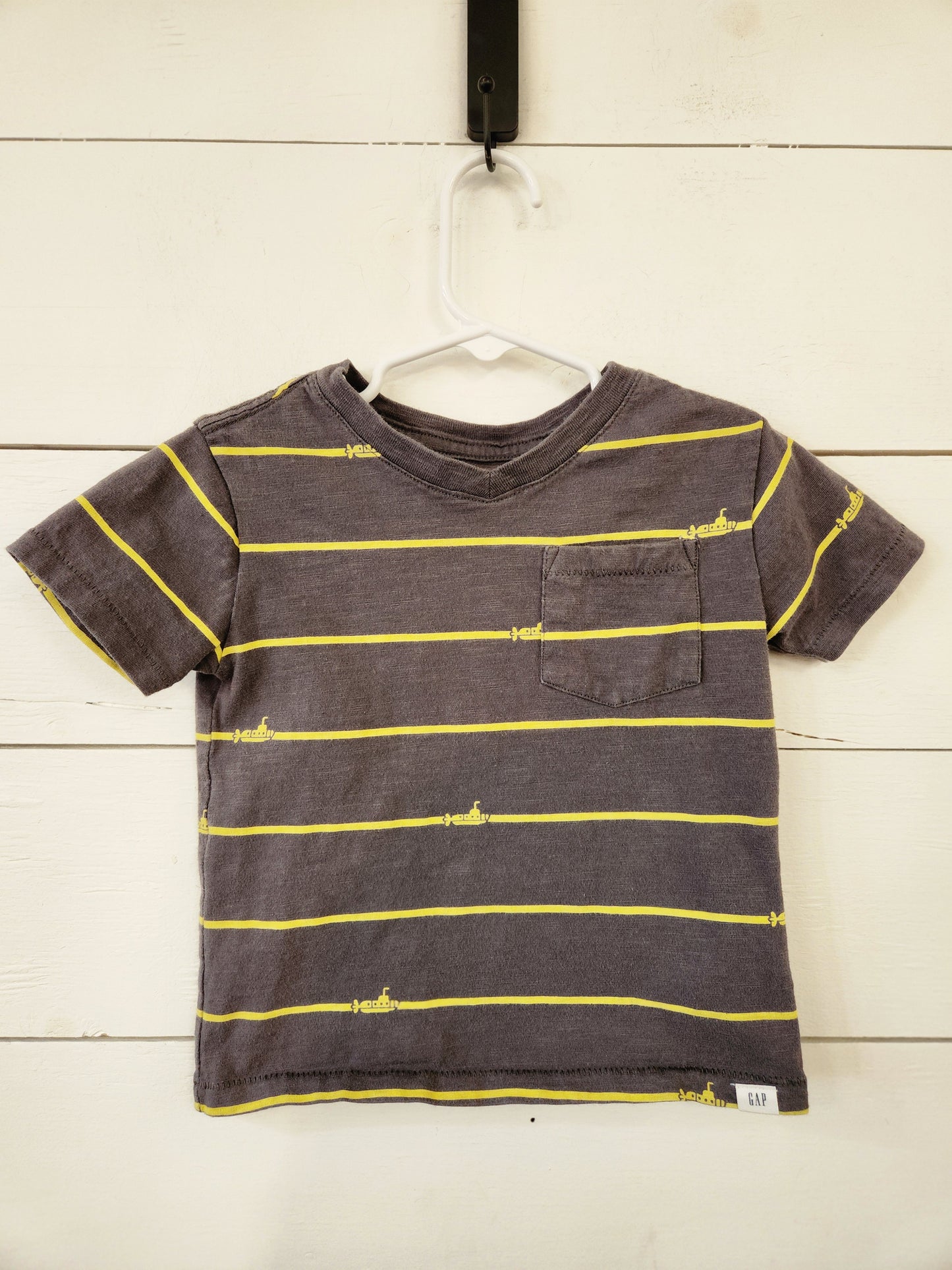 Size 2 | Gap Submarine T-Shirt