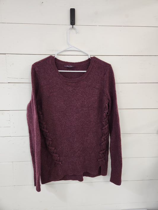 Size M | Olivia Sky Sweater w/ Crisscross Details