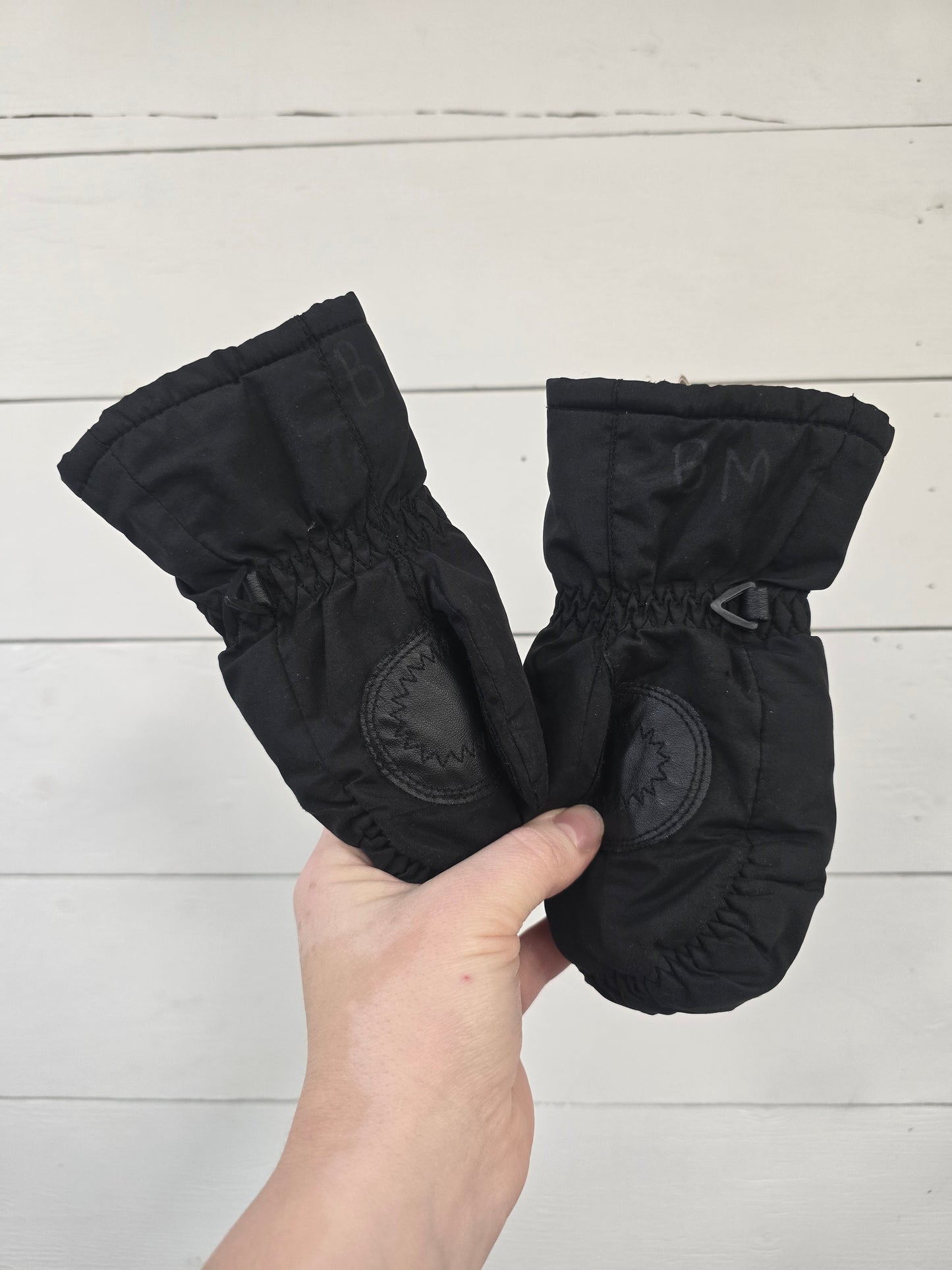 Size 3-4 | Dakine Mittens