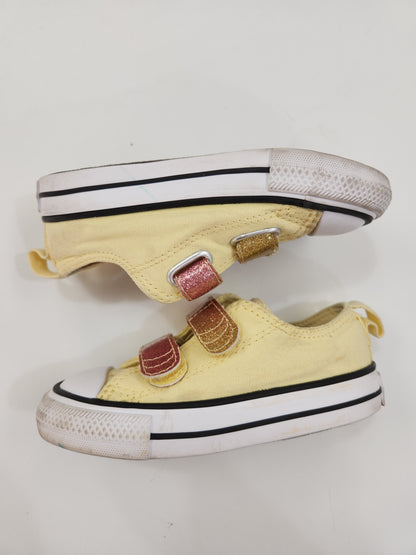 Size 6 | Converse Shoes