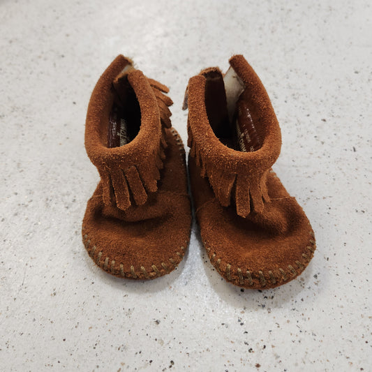 Size 1 | Minnetonka Moccasins