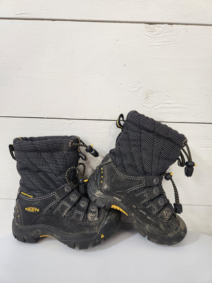 Size 8 | Keen Winter Boots