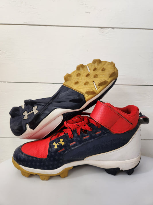 Size 5y | Under Armour Soccer Cleats