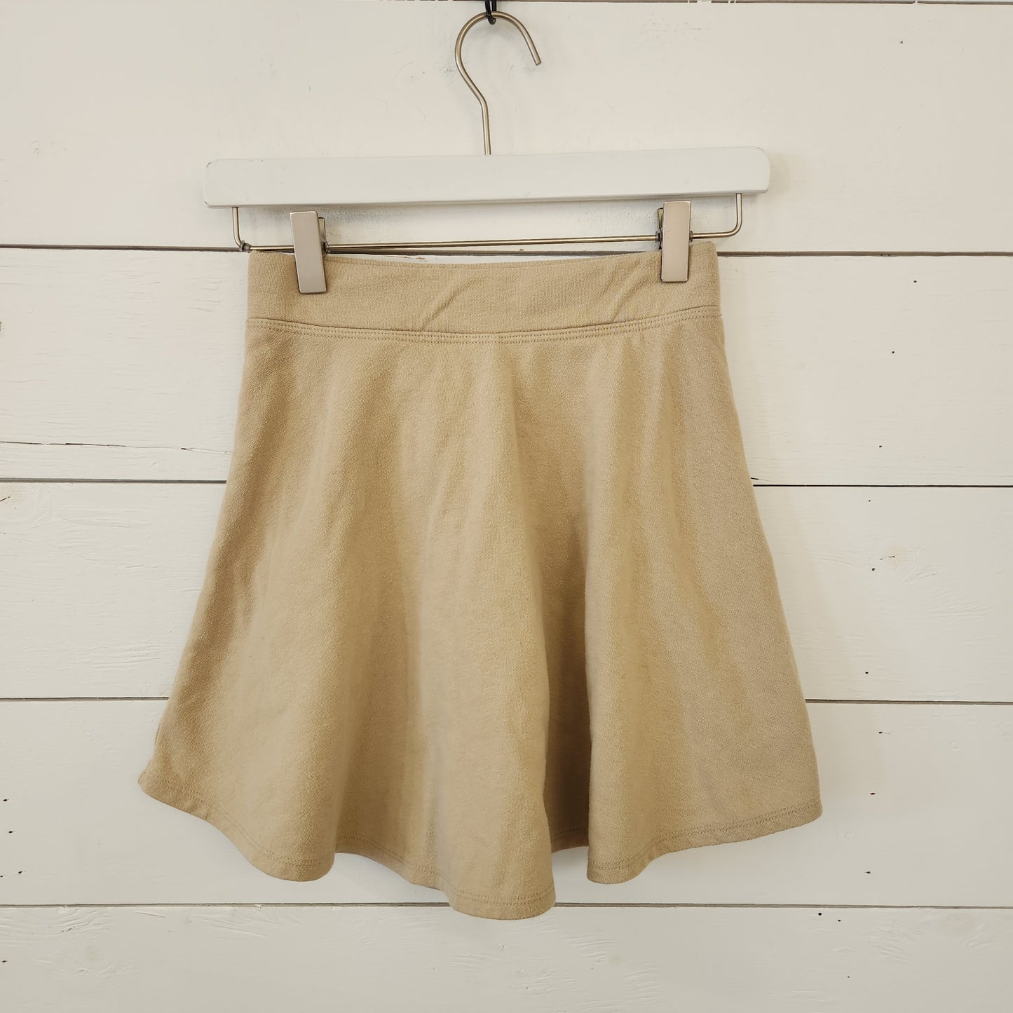 Size 10-12 | Place Tan Skort *pilling