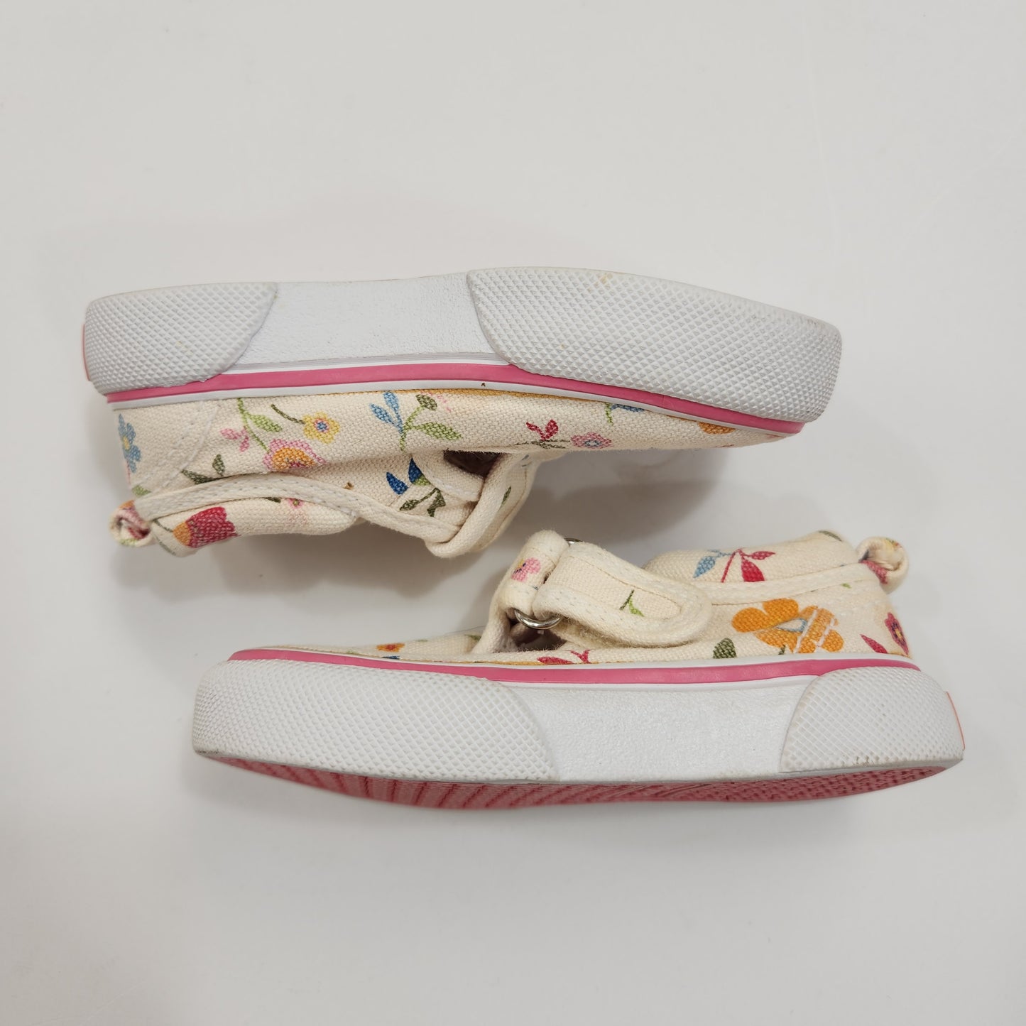 Size 7 | Gap Velcro Shoes