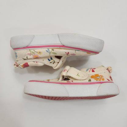 Size 7 | Gap Velcro Shoes