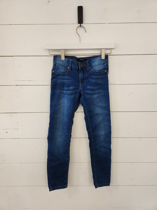 Size 7 | Joe's Skinny Jegging