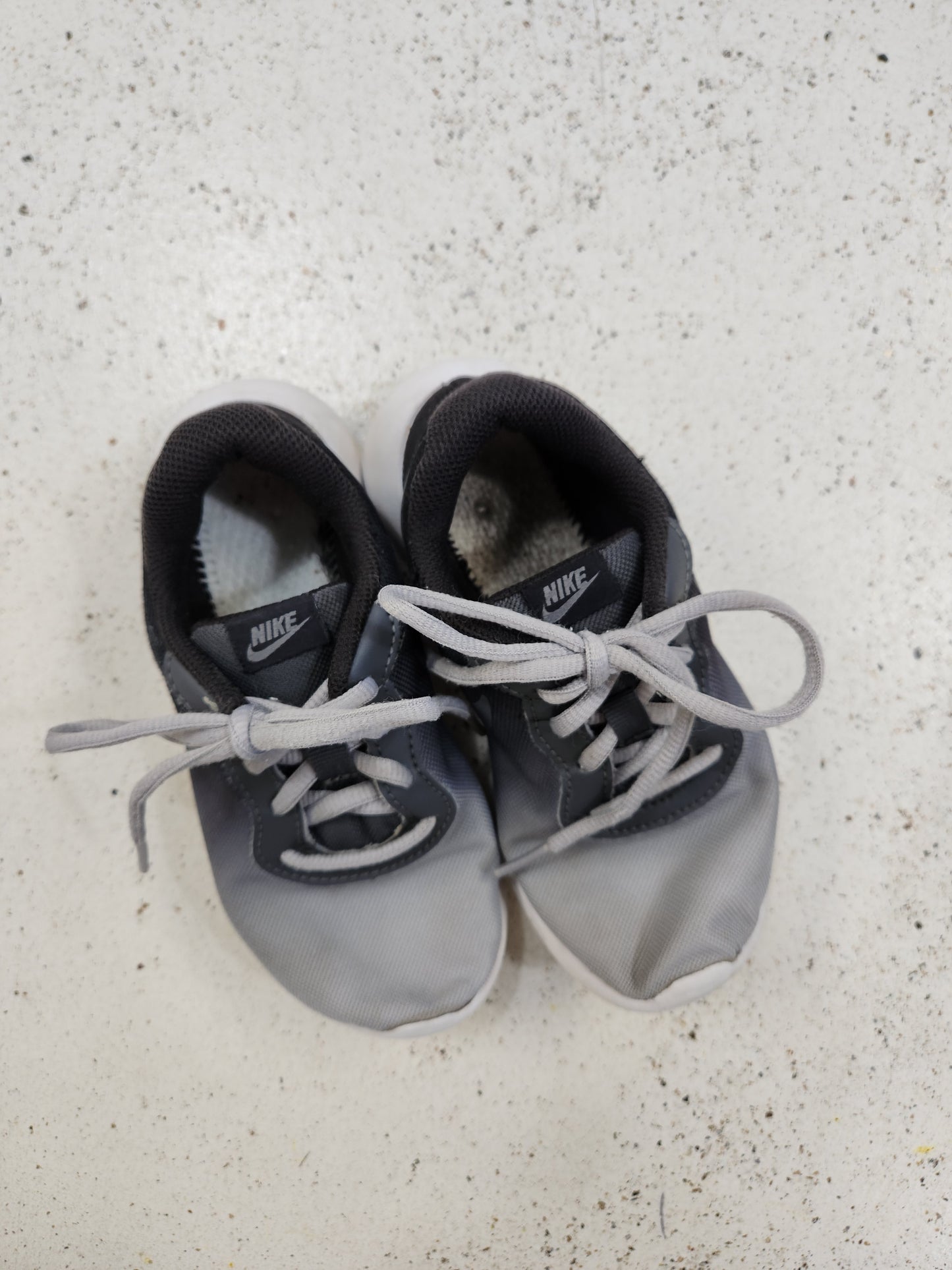 Size 12 | Nike Grey Tennis Shoes *wear