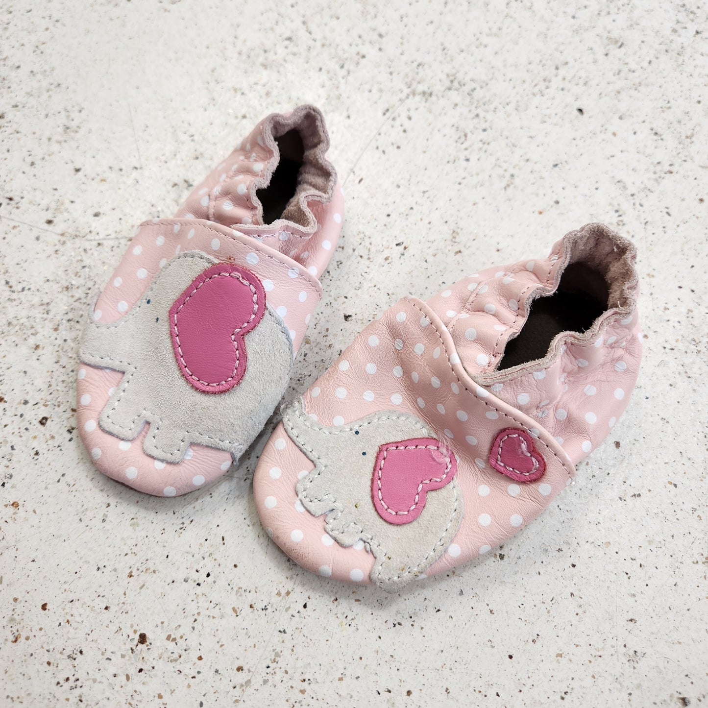 Size 6-12m | Robeez Pink Leather Booties