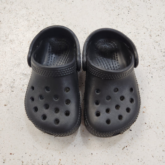 5 | Crocs Classic Clogs