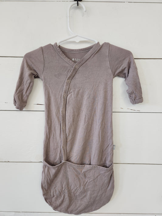 Size NB | Kyte Bundler Snap Gown *stain