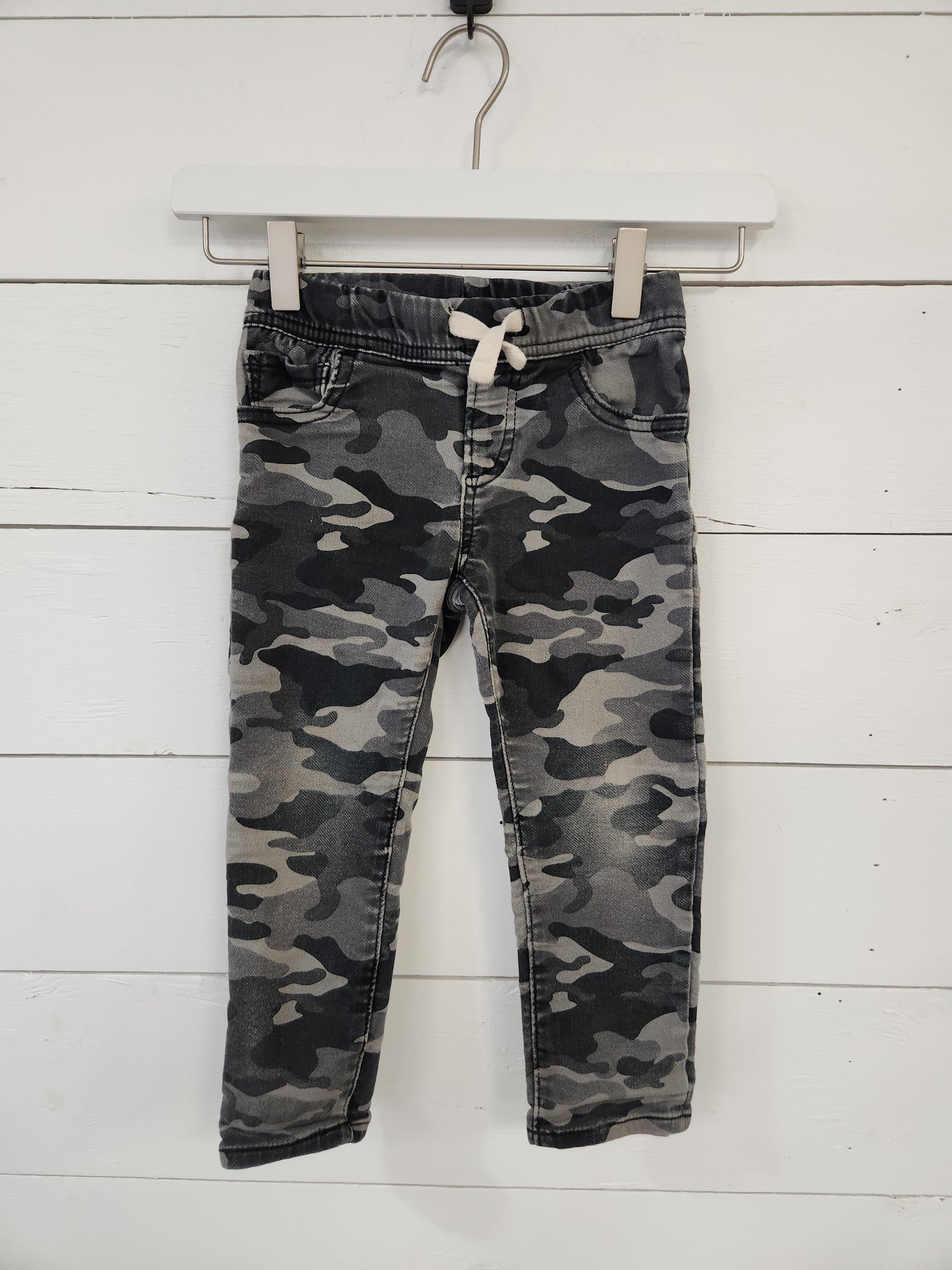 Size 3t | Gap Slim Camo Pants