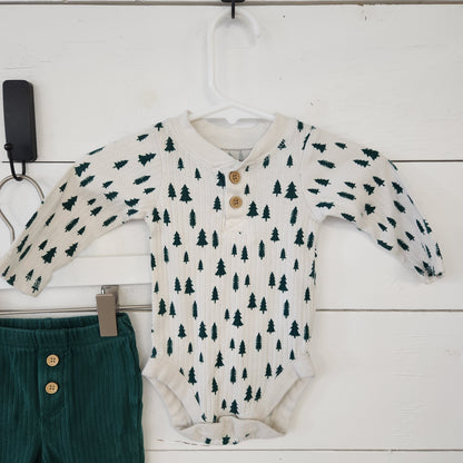Size 0-3m | Gymboree Ribbed Pine Tree Set