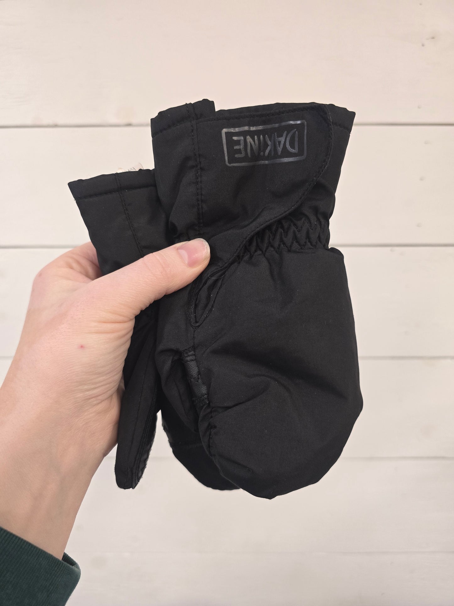 Size 3-4 | Dakine Mittens