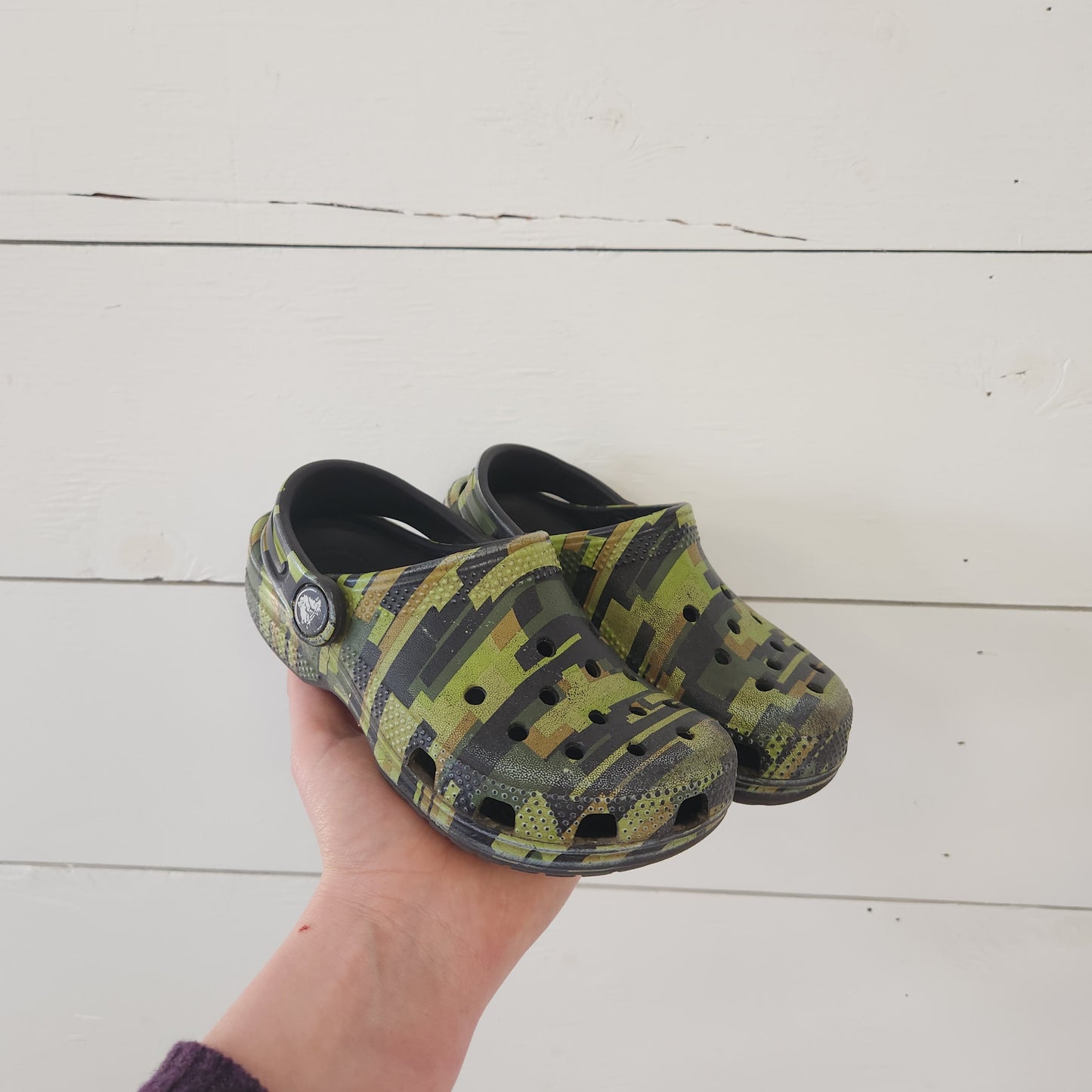 Size 10 | Crocs Camo Shoes