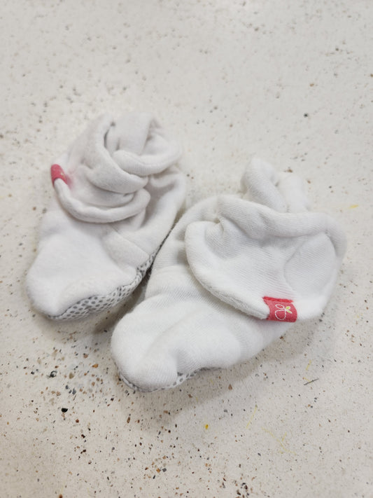 Size 0-3m | Goumi White Booties