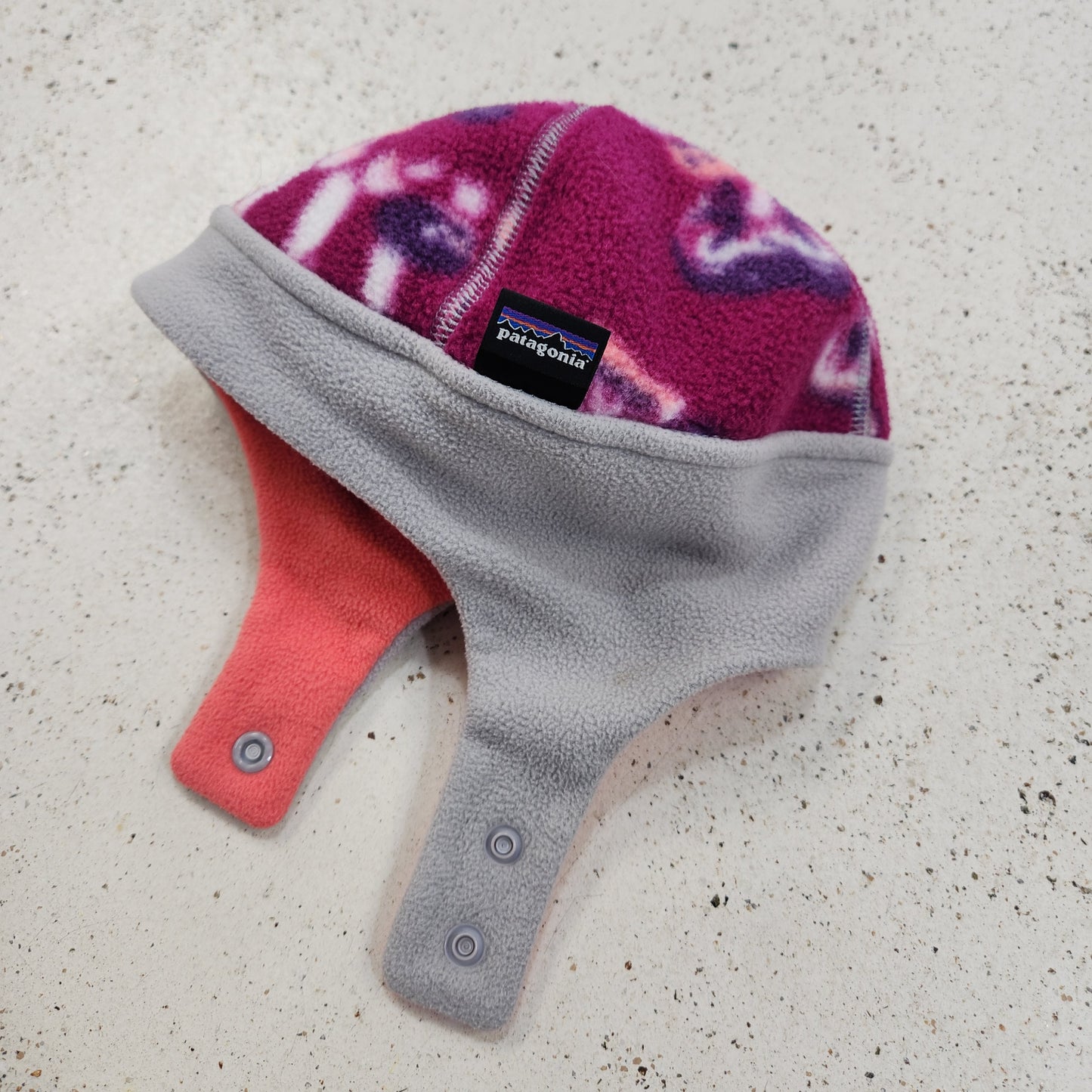 Size 3-6m | Patagonia Fleece Hat *stain